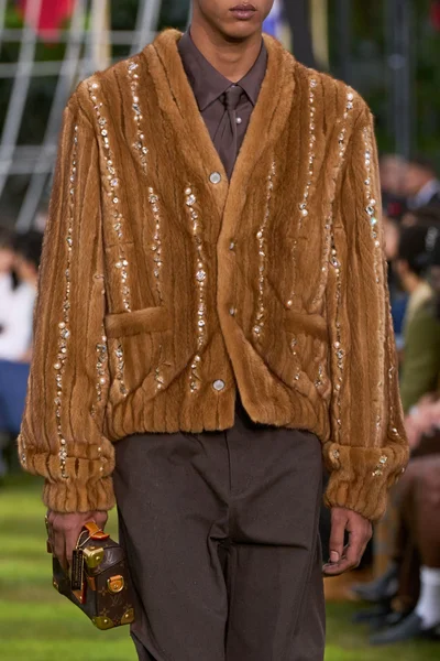 Look 104